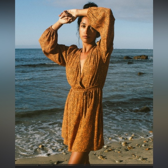 Billabong, spring romance, wrap, mini dress - Picture 2 of 5